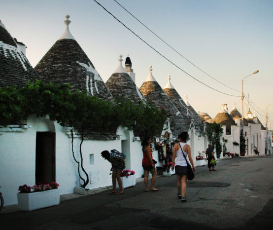 Alberobello y sus trulli: historia, arquitectura y sostenibilidad en el sur italiano